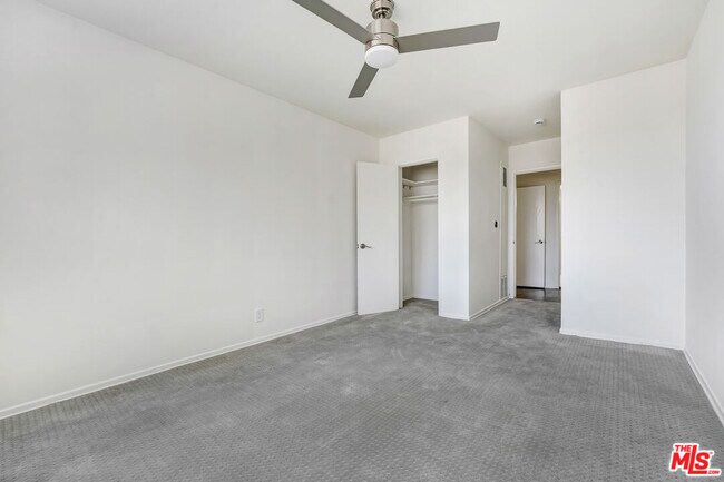 Building Photo - 1433 Hayworth Ave