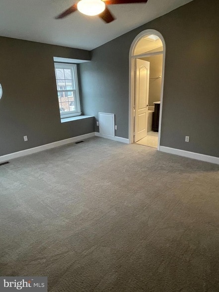 Building Photo - 8012 Merry Oaks Ct