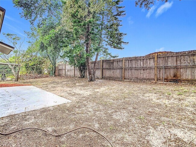 Building Photo - 1612 Fox Run Dr