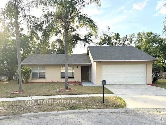 Building Photo - 504 Hillside Ct