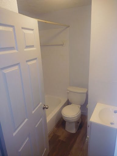 Building Photo - 547 W 28th St