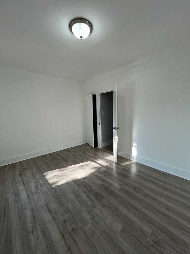 Building Photo - 298 Rutherford Ave