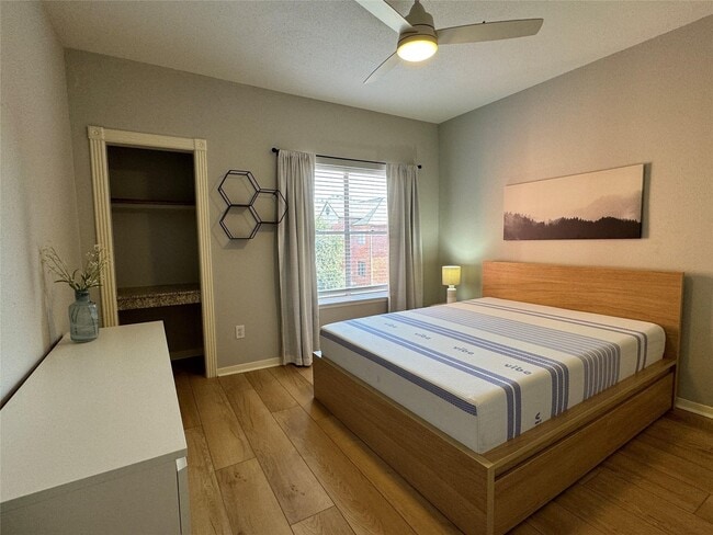 Building Photo - 4041 Drake St