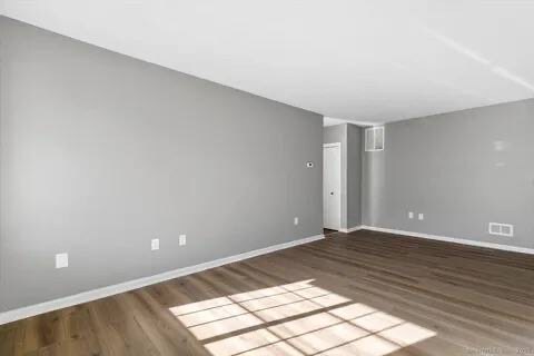 Building Photo - 365 Mather St