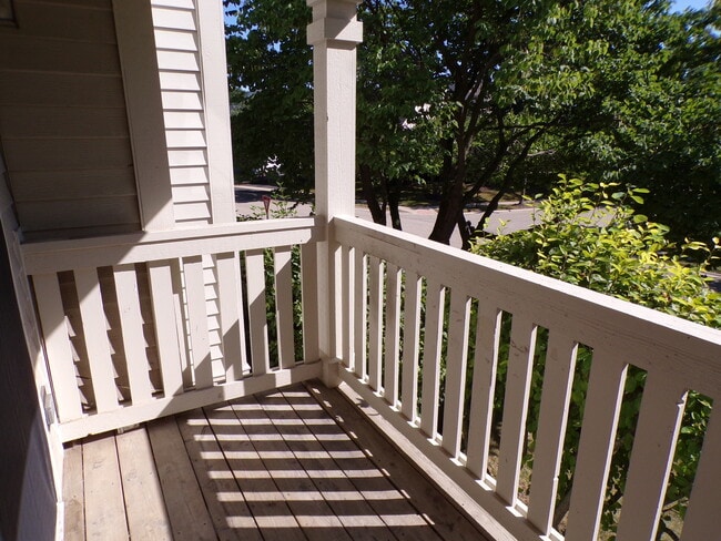 Building Photo - 891 Essex Cir