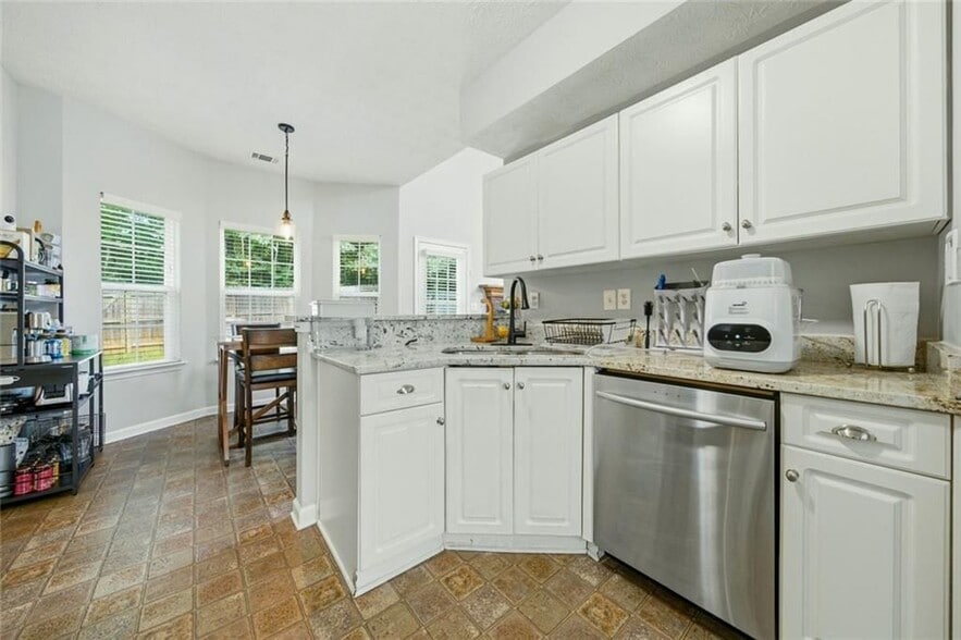 Building Photo - 983 Aspen Dr