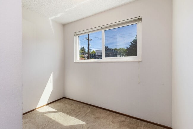 Building Photo - Charming 2BR/2BA Home with Private Balcony...