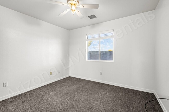 Building Photo - PERFECT CUL-DE-SAC HOME