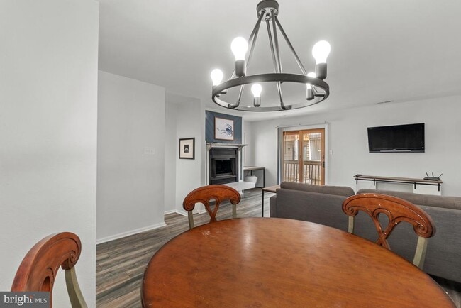 Building Photo - 3182 E Ocean View Ave