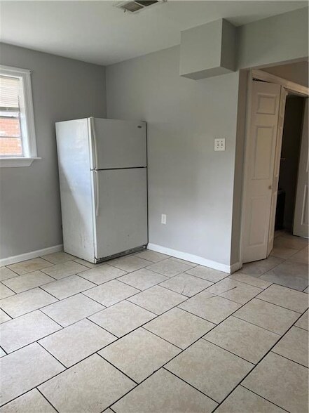 Building Photo - 8548 Valor Dr
