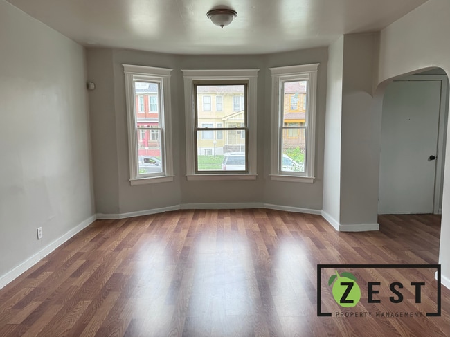 Building Photo - Beautifully Remodeled Home!
