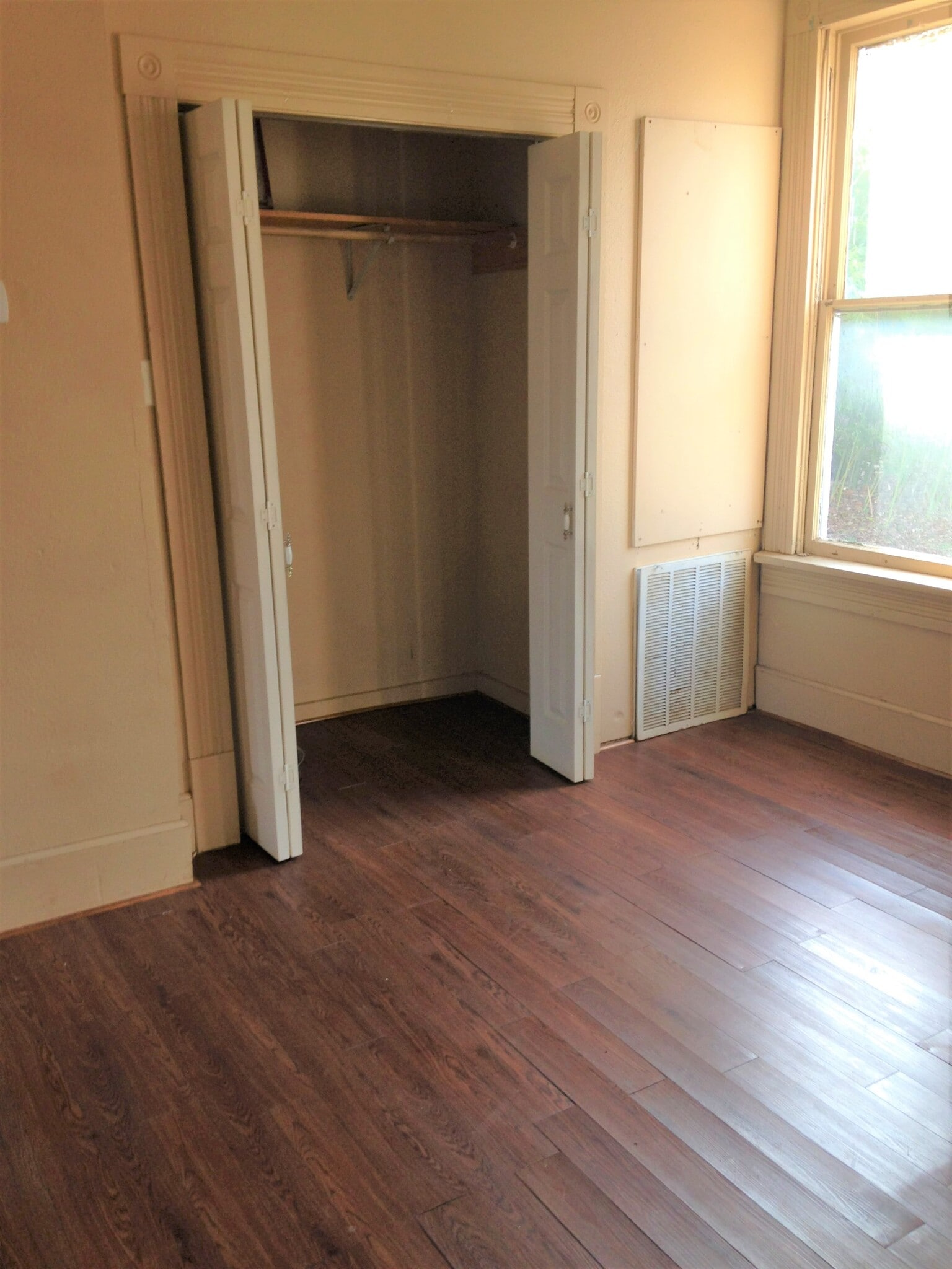 Building Photo - 601 S Fredonia St