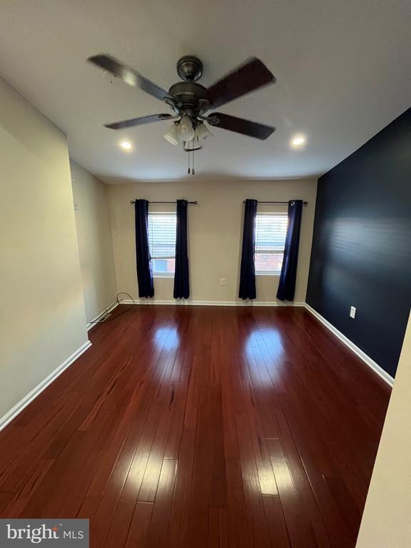 Building Photo - 132 W Thompson St