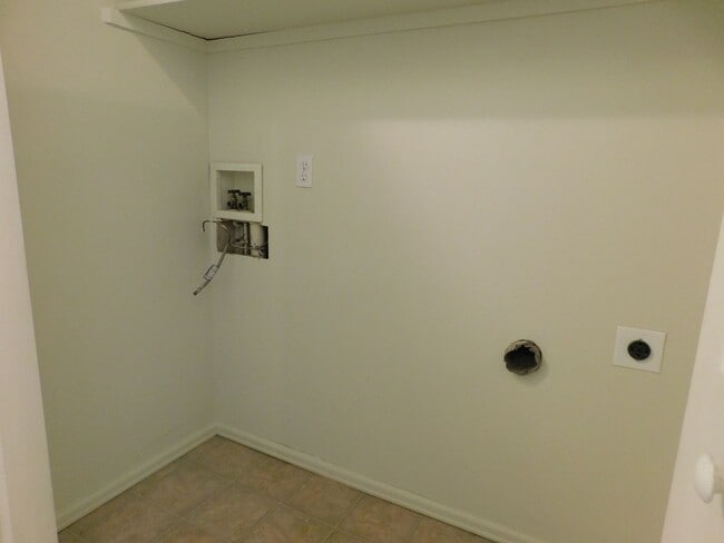 Building Photo - Recent Remodel