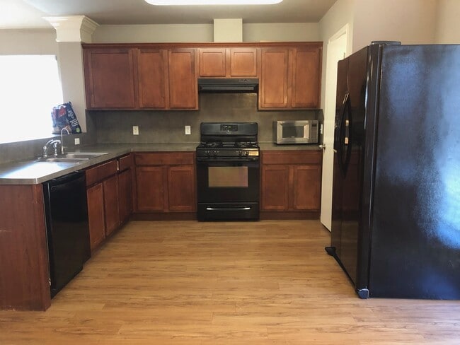 Building Photo - 2309 Blue Star Dr