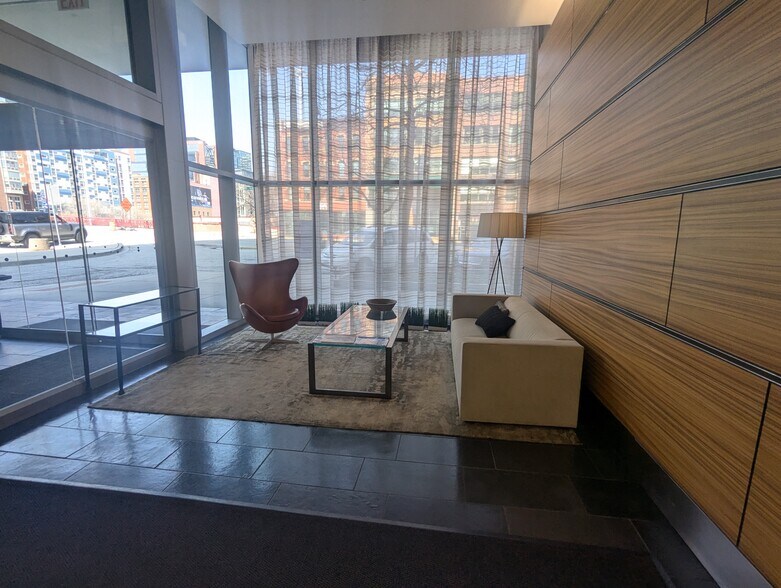 Building Photo - 659 W Randolph St