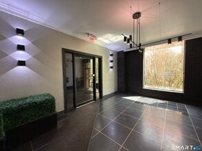 Building Photo - 28 Strawberry Hill Ave