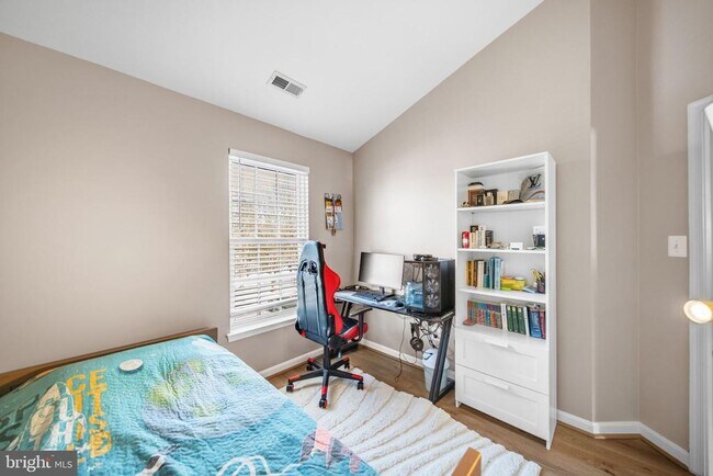 Building Photo - 6340 Cullen Pl