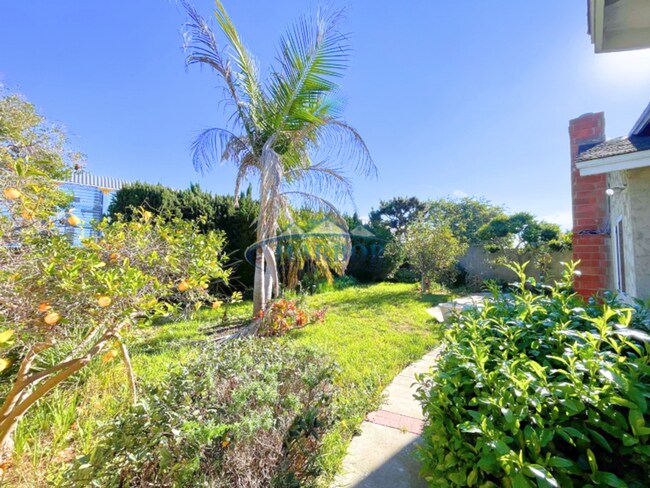 Building Photo - 23708 President Ave