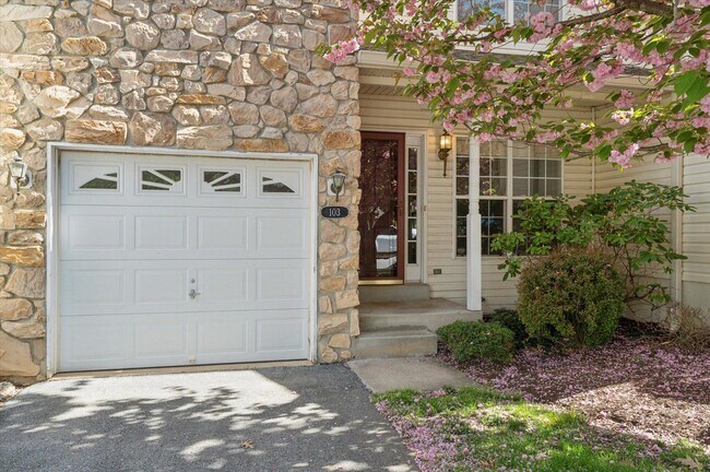 Building Photo - 103 Birchwood Dr