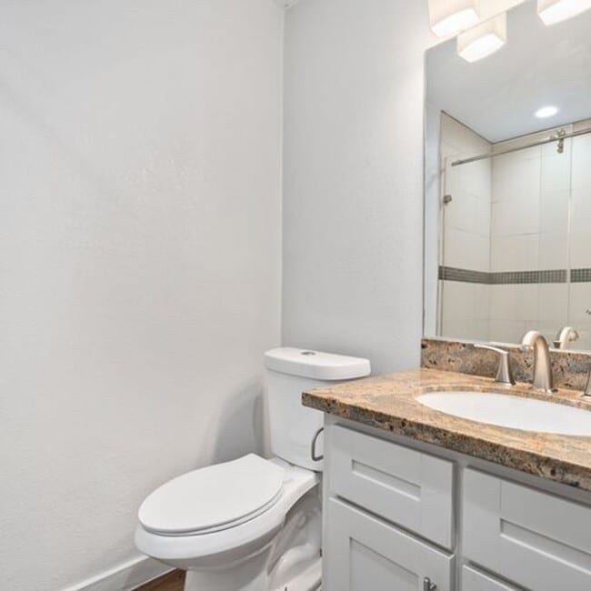 Interior Photo - Dream Montrose - 2008 Colquitt Street