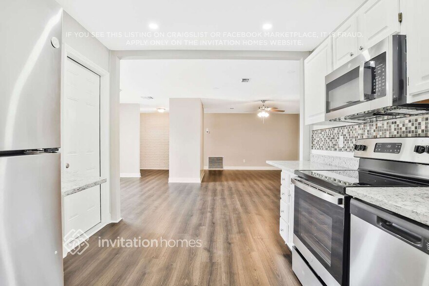 Building Photo - 1088 E Page Dr