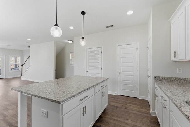 Building Photo - 114 Walden Village Ct