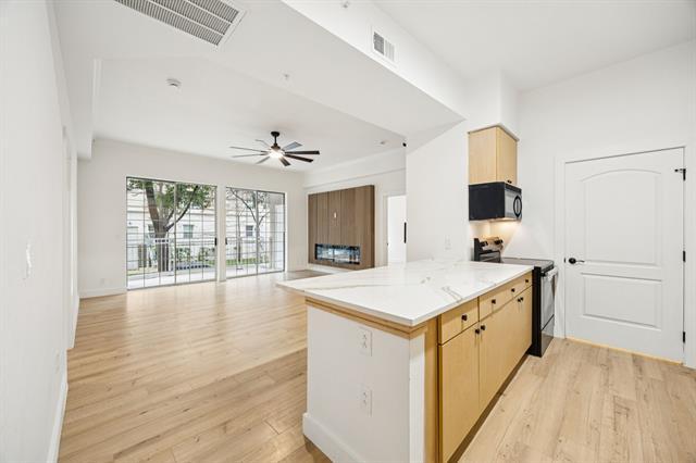Building Photo - 3225 Turtle Creek Blvd