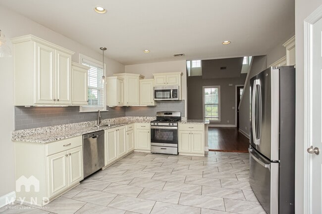 Building Photo - 4751 W Petite Lp
