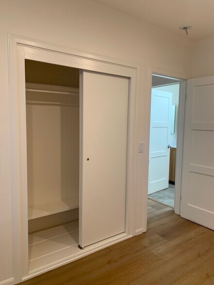 closet bedroom 2 - 167 Norfolk Dr