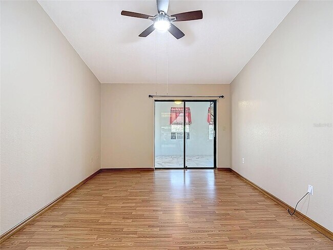 Building Photo - 5066 Woodbine St