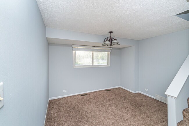 Building Photo - 1403 E Lillian Ave