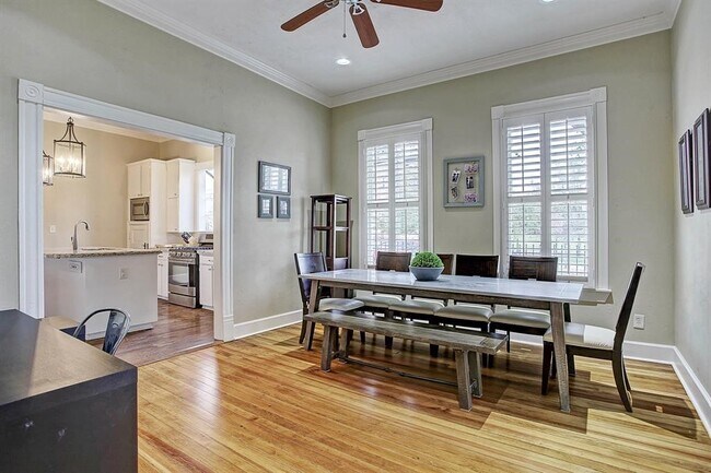 Building Photo - 1247 Oxford St