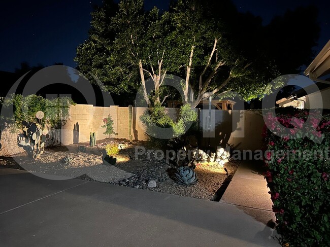 Building Photo - 11115 E Mercer Ln