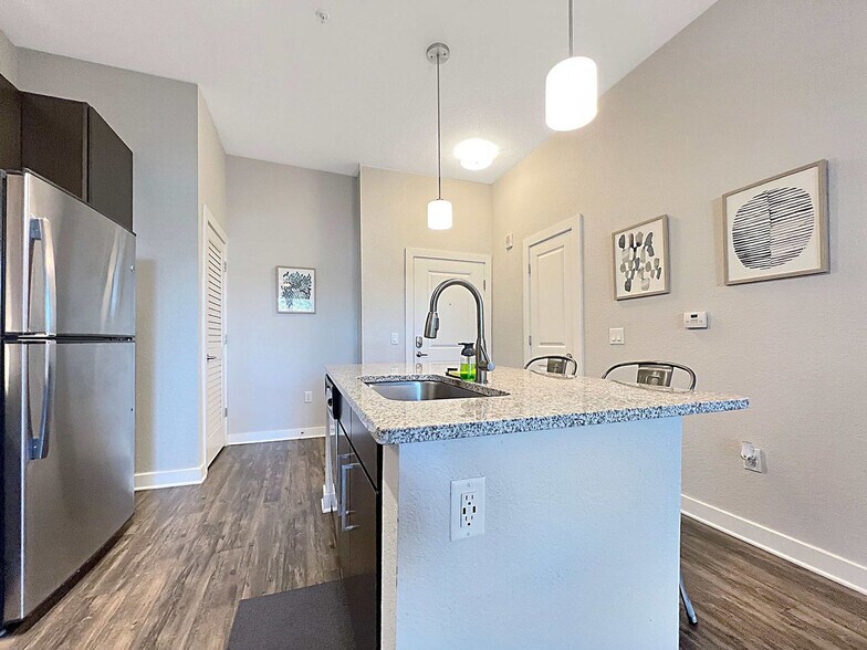 Building Photo - 2615 N Grady Ave