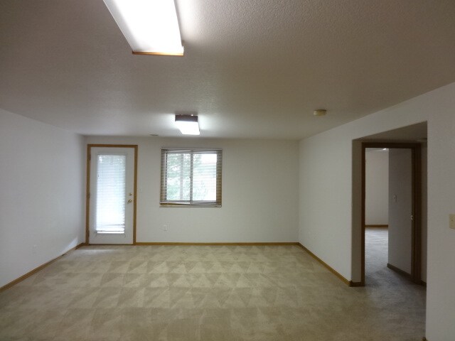 Building Photo - 1618 Northbrook Dr