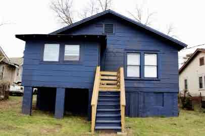 Building Photo - 921 4th Ave W