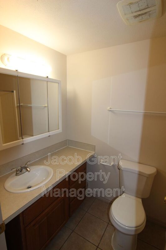 Building Photo - 4240 Willow Canyon Dr