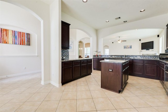 Building Photo - 24918 Azalea Ranch Dr
