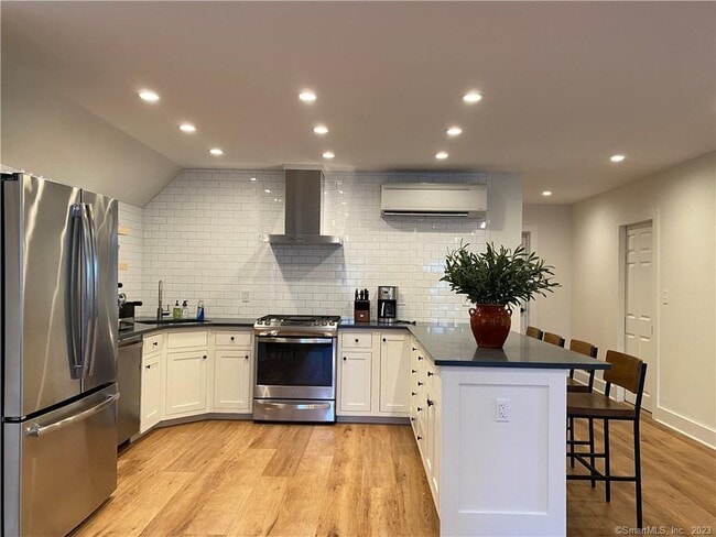 Building Photo - 55 Still Meadow Rd