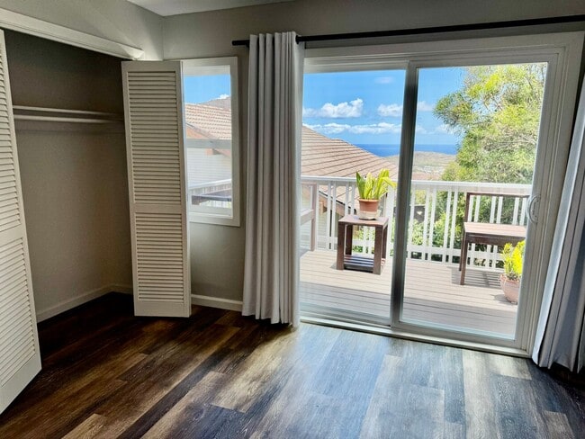 Building Photo - Charming 3-Bedroom Home with Ocean & Mount...