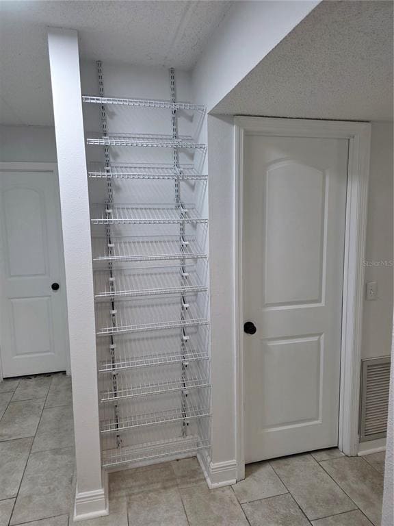 Building Photo - 3821 N Oak Dr