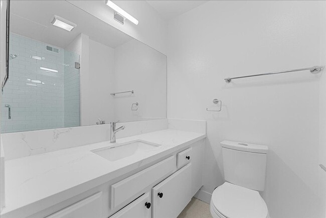 Building Photo - 448 W Windsor Rd