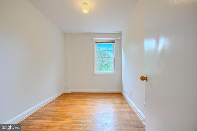 Building Photo - 372 Old Trail