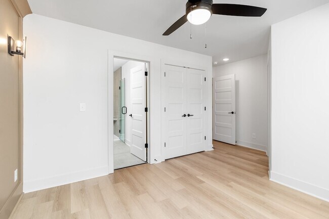 Building Photo - 4 Dutch Dr