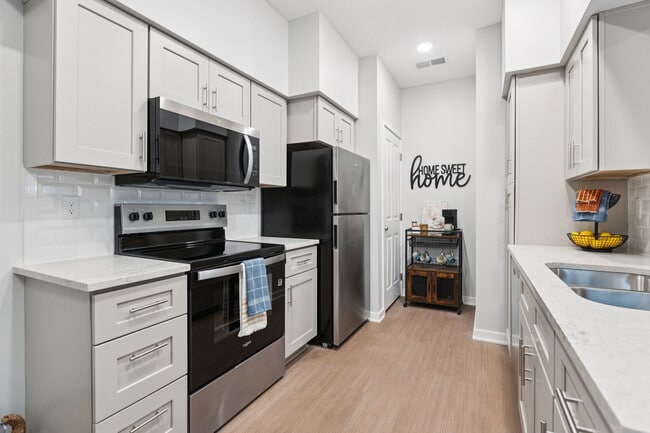 Building Photo - Raintree Apartments