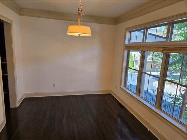 Building Photo - 482 Ansley Way NE