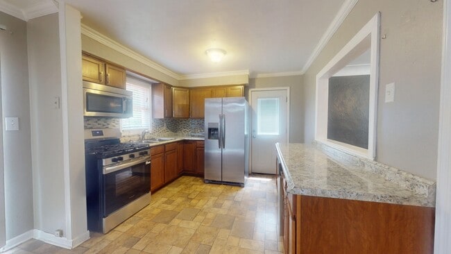 Building Photo - 331 Frey Ln