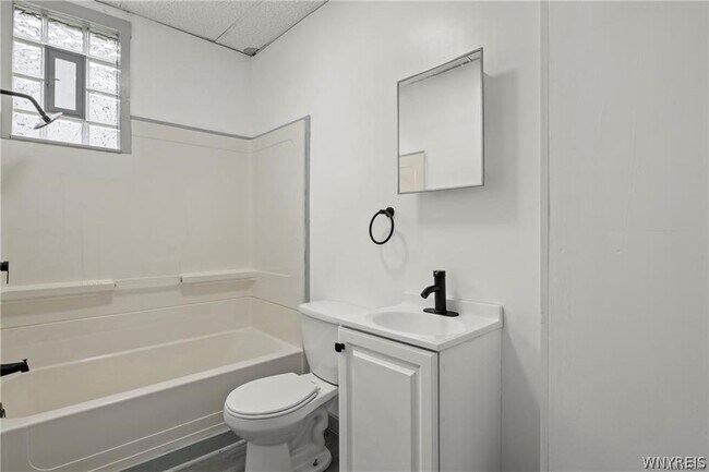 Building Photo - 385 Seventh St