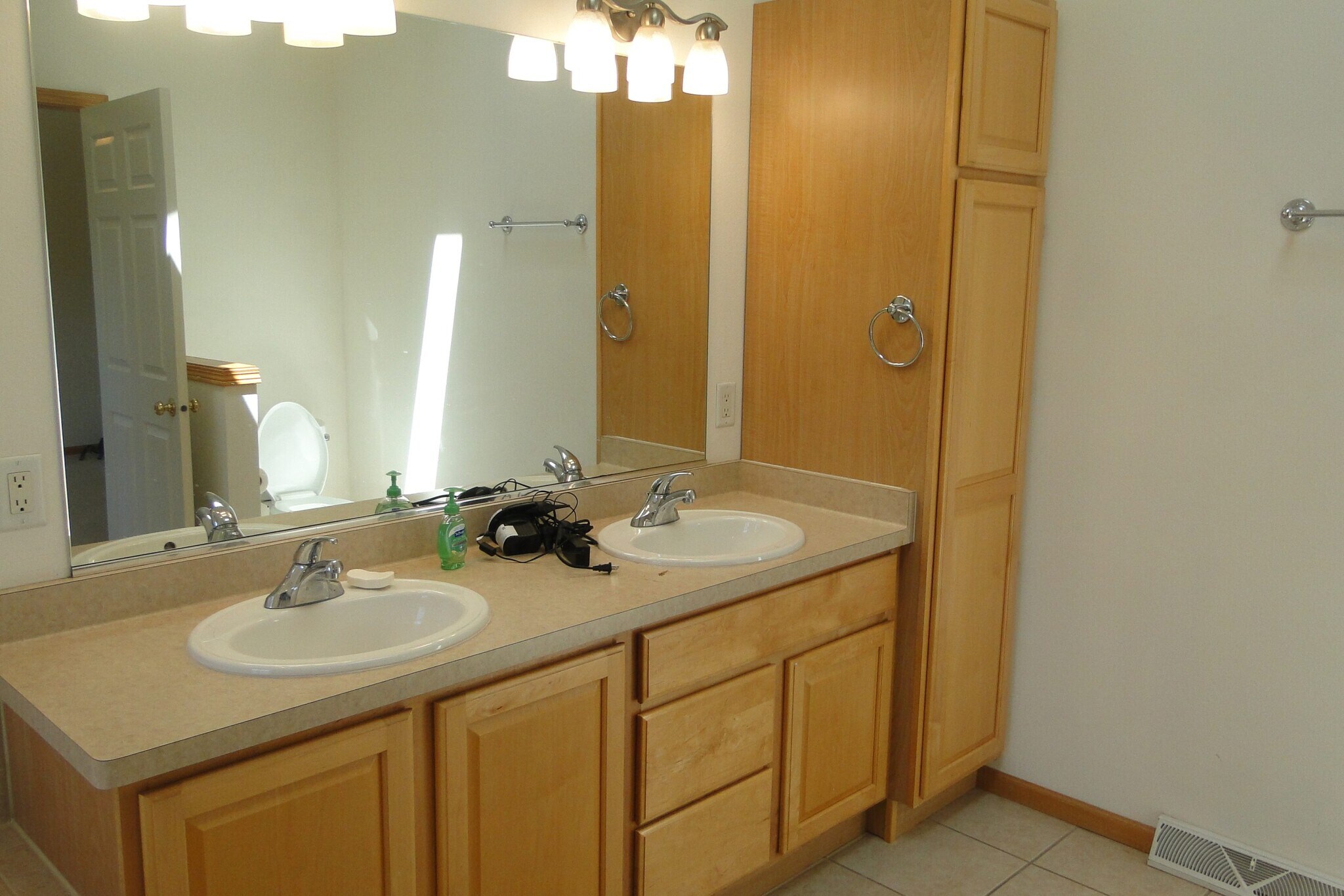 Building Photo - 1709 Carns Dr